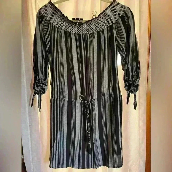 Mini dress - Picture 1 of 6